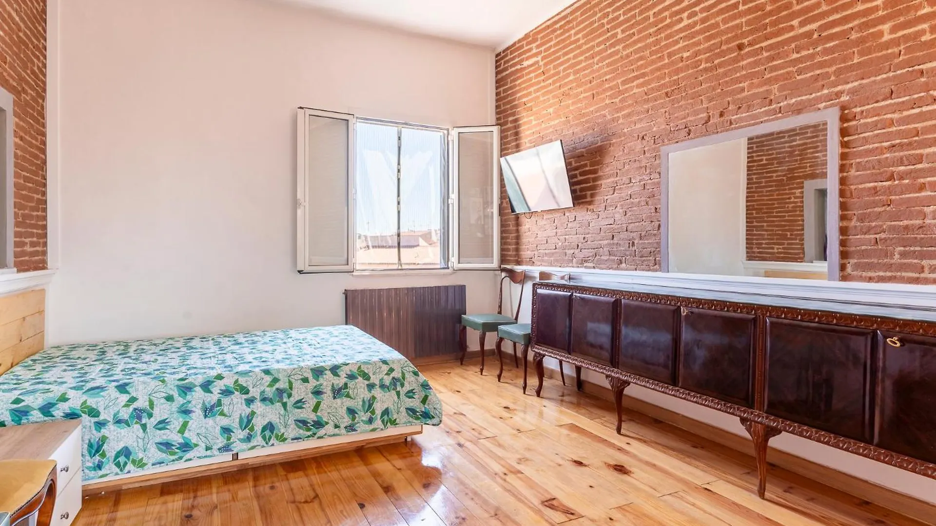 Typical Livorno Apartment With Covered Terrace!
